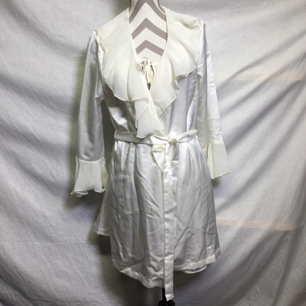 Val Mode Lingerie Elegant White Satin nightgown w/ Robe Sz M VTG 90’s